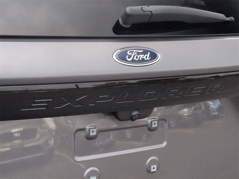 Used 2022 Ford Explorer ST image 13
