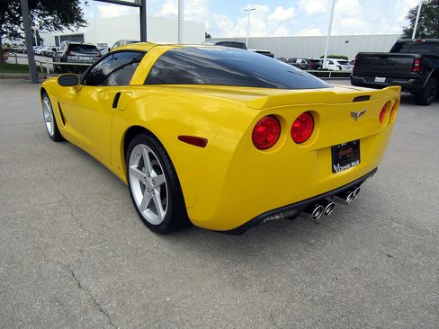 Used 2006 Chevrolet Corvette Coupe w/ Preferred Equipment Group RWD image 7
