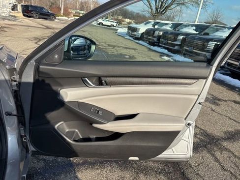 Used 2019 Honda Accord Touring image 33
