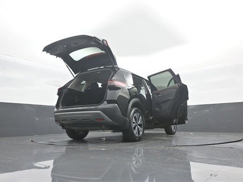 Used 2023 Nissan Rogue SV image 35