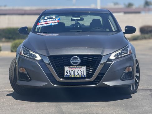 Used 2022 Nissan Altima 2.5 SR image 2