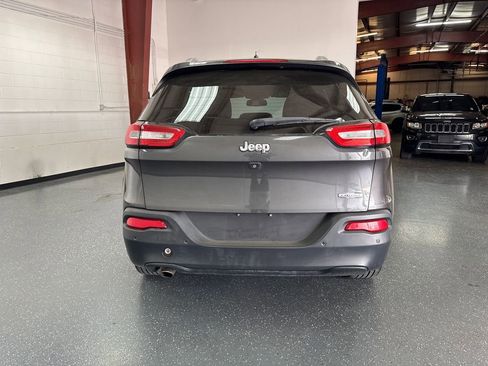 Used 2017 Jeep Cherokee Latitude w/ Safety/Convenience Group image 5