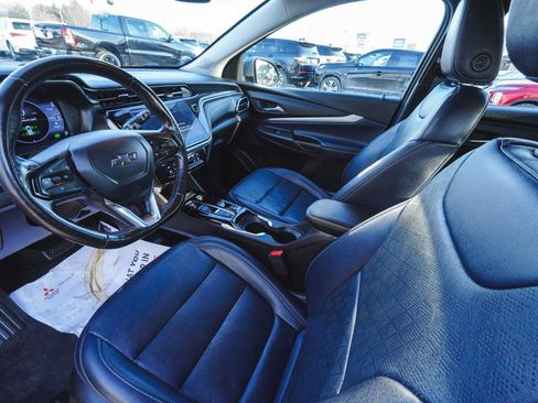 Used 2022 Chevrolet Bolt EUV LT w/ Convenience Package image 14