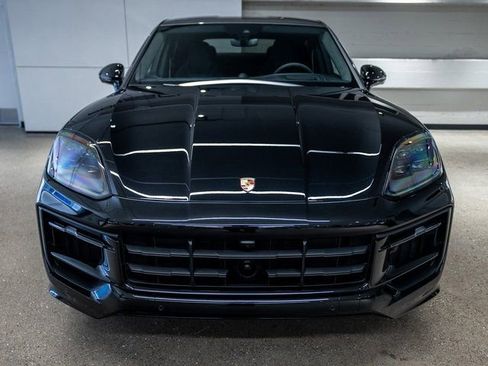 Certified 2025 Porsche Cayenne GTS image 12
