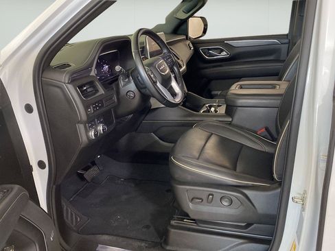 Used 2024 GMC Yukon AT4 w/ AT4 Premium Plus Package AWD/4WD image 12