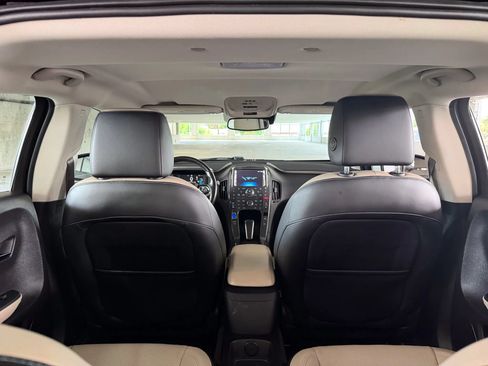 Used 2012 Chevrolet Volt Premium w/ Premium Trim Package FWD image 19
