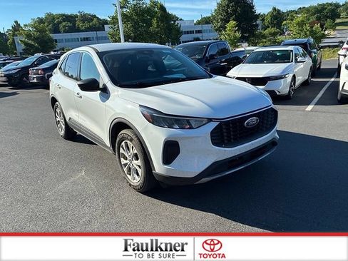 Used 2023 Ford Escape Active AWD/4WD image 1