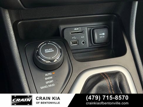 Used 2016 Jeep Cherokee Limited AWD/4WD image 17