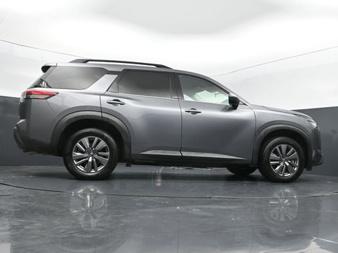 Used 2025 Nissan Pathfinder SV AWD/4WD image 40