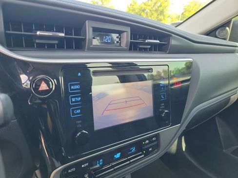 Used 2018 Toyota Corolla SE FWD image 23