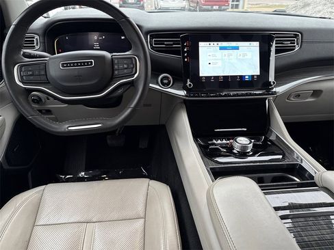 Used 2022 Jeep Wagoneer Series II image 17