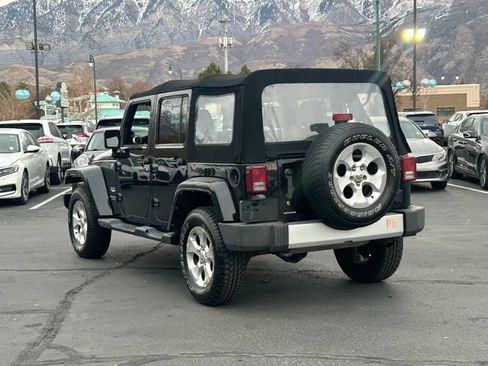 Used 2014 Jeep Wrangler Unlimited Sahara w/ Dual Top Group AWD/4WD image 5
