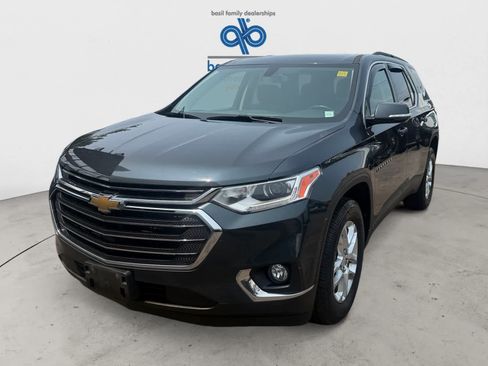 Used 2019 Chevrolet Traverse LT w/ LPO, Floor Liner Package AWD/4WD image 2