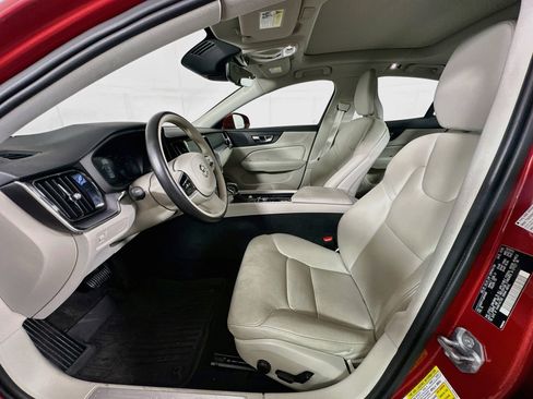 Used 2020 Volvo S60 T5 Momentum FWD image 13