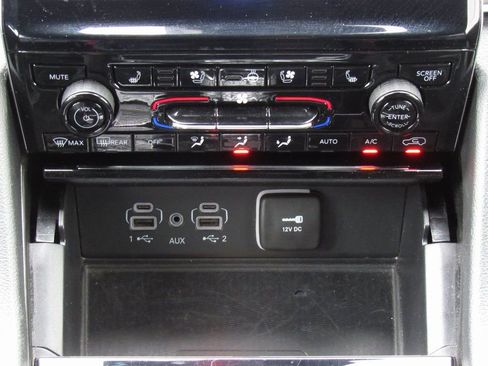 Used 2024 Jeep Grand Cherokee L Limited w/ Luxury Tech Group II image 33