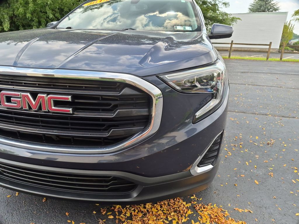 Used 2018 GMC Terrain SLE w/ Driver Convenience Package AWD/4WD image 3