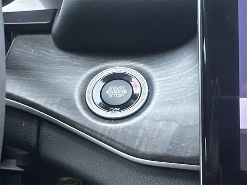 Used 2023 Jeep Grand Cherokee Limited image 31