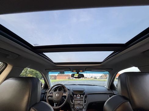 Used 2010 Cadillac CTS V RWD image 30