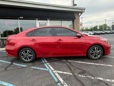 Used 2024 Kia Forte LXS w/ LXS Technology Package FWD image 6