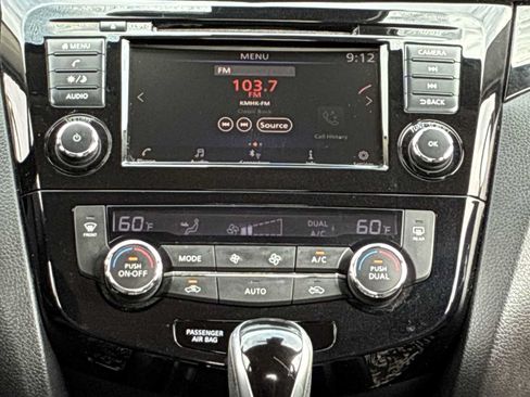 Used 2021 Nissan Rogue Sport SV AWD/4WD image 12