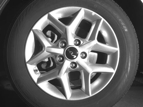 Used 2025 Kia Soul LX w/ LX Technology Package FWD image 12