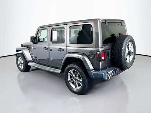 Used 2019 Jeep Wrangler Unlimited Sahara AWD/4WD image 5