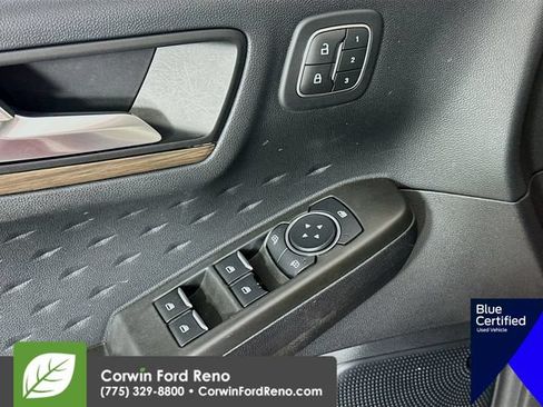 Used 2020 Ford Escape Titanium AWD/4WD image 21