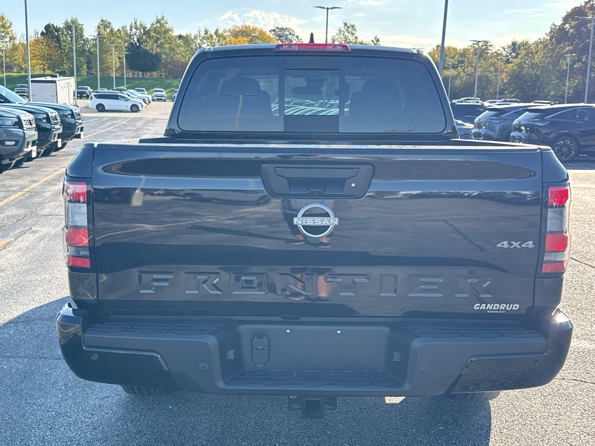 New 2027 Nissan Frontier SV w/ SV Convenience Package AWD/4WD image 3