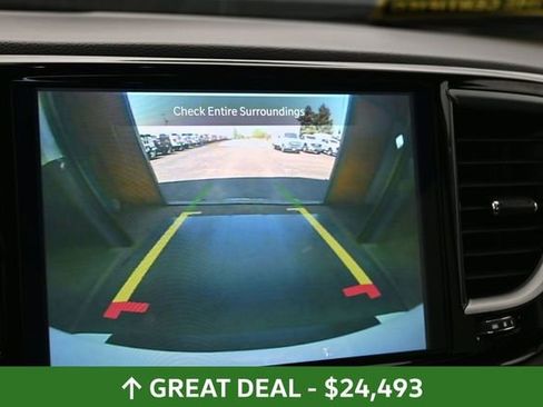 Used 2024 Chrysler Pacifica Touring-L FWD image 30