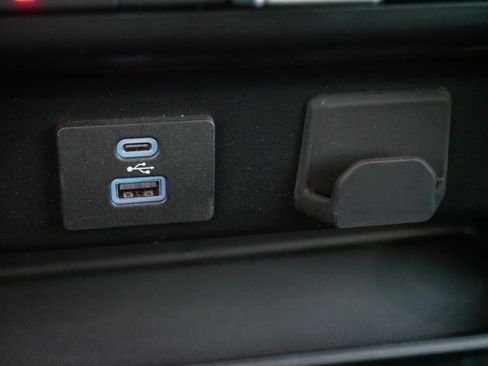 Used 2022 Ford F150 Lariat w/ Max Trailer Tow Package image 30