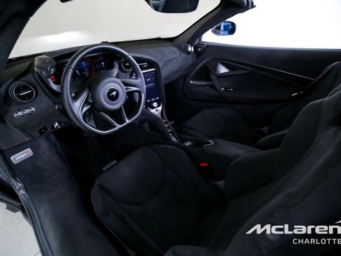 Used 2024 McLaren 750S Spider RWD image 14