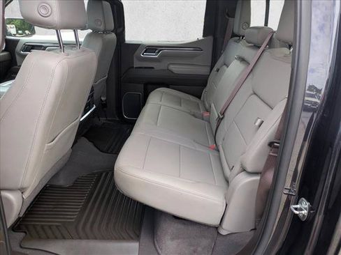 Used 2022 Chevrolet Silverado 1500 LTZ w/ LTZ Convenience Package II RWD image 16