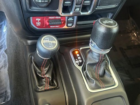 Used 2022 Jeep Wrangler Unlimited Rubicon image 14