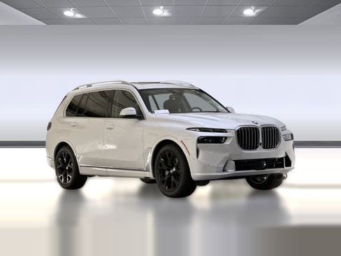 Used 2026 BMW X7 xDrive40i w/ Premium Package image 6