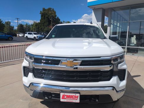 Used 2023 Chevrolet Silverado 1500 LT AWD/4WD image 8