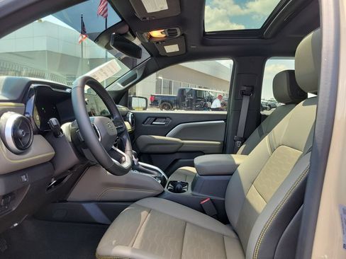 Used 2024 Chevrolet Colorado ZR2 w/ ZR2 Convenience Package III AWD/4WD image 18