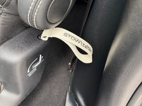 Used 2025 Chrysler Pacifica Select image 40