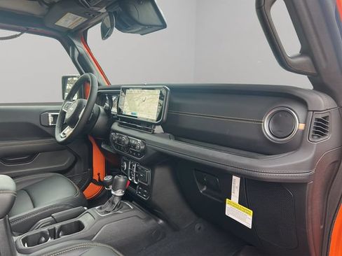 New 2025 Jeep Wrangler Unlimited Sahara w/ Safety Group AWD/4WD image 40
