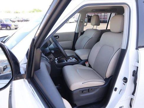 Used 2024 Nissan Armada SL w/ Captain's Chairs Package AWD/4WD image 10
