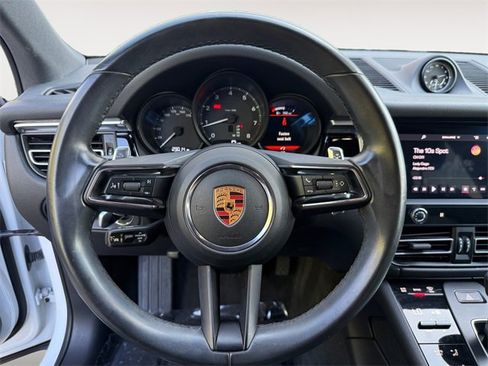 Used 2023 Porsche Macan image 15