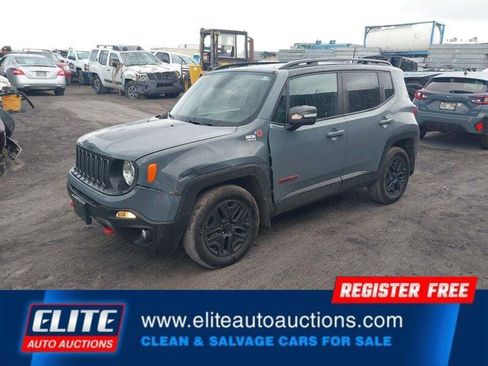 Used 2018 Jeep Renegade Trailhawk AWD/4WD image 3