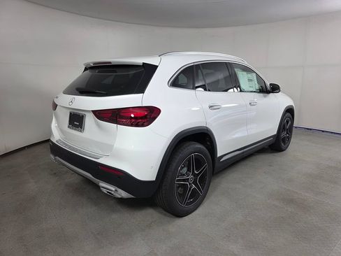New 2026 Mercedes-Benz GLA 250 image 4