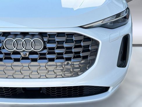 Used 2025 Audi Q5 Premium AWD/4WD image 11