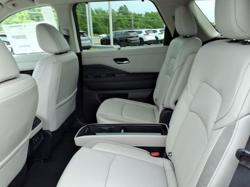 New 2026 Nissan Pathfinder SL AWD/4WD image 8
