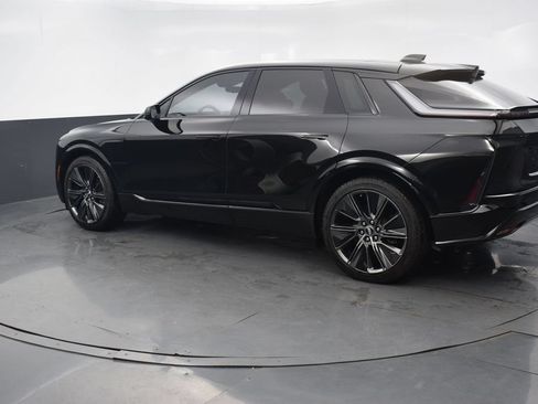 Certified 2024 Cadillac Lyriq Luxury AWD/4WD image 3