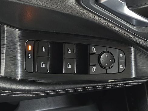 Used 2021 Nissan Rogue SV FWD image 21