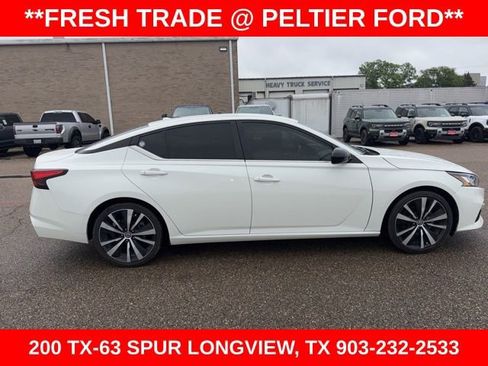 Used 2022 Nissan Altima 2.5 SR image 11