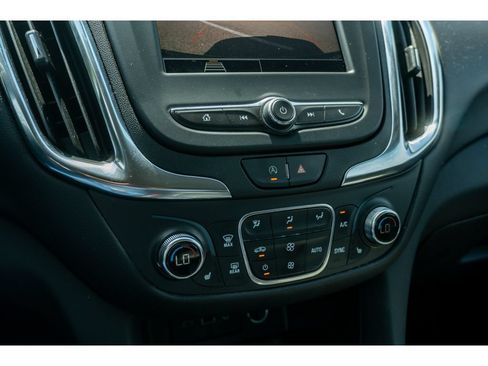 Used 2024 Chevrolet Equinox LT AWD/4WD image 23