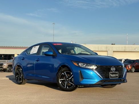 Certified 2025 Nissan Sentra SV image 2