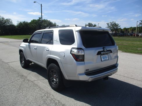 Used 2019 Toyota 4Runner TRD Off-Road Premium AWD/4WD image 5